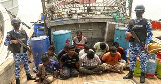 সাগর পথে ডিজেল পাচারকালে রোহিঙ্গাসহ আটক ১২